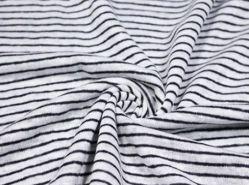 Lininis trikotažas megztas: šiuolaikinis tradicijų ir naujovių tekstilės sintezė